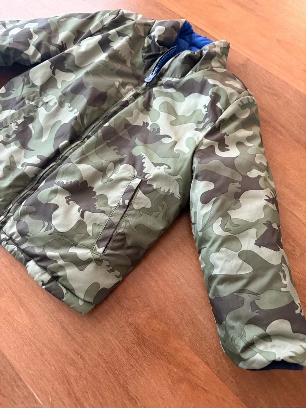 GAP Reversible Kids Puffer Jacket 3T - blue and camo dino